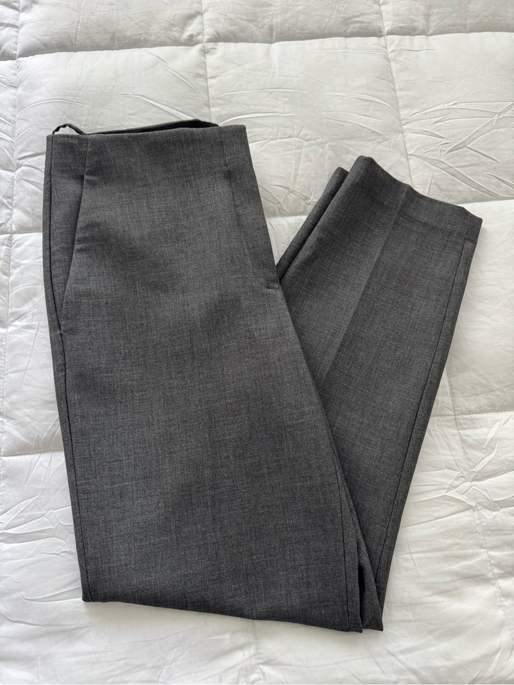 Aritzia Straight-Leg Dress Pants in Gray